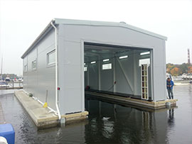 Плавучий гараж для яхты